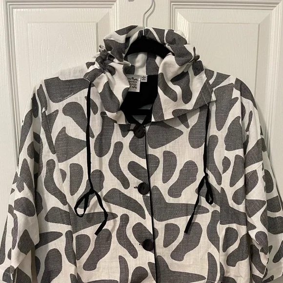 NWOT Adorable Lightweight Jacket - Picture 6 of 7